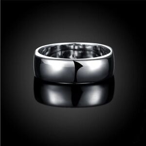 Sliver 925 Sterling Silver Square Circle Ring 
Size 8